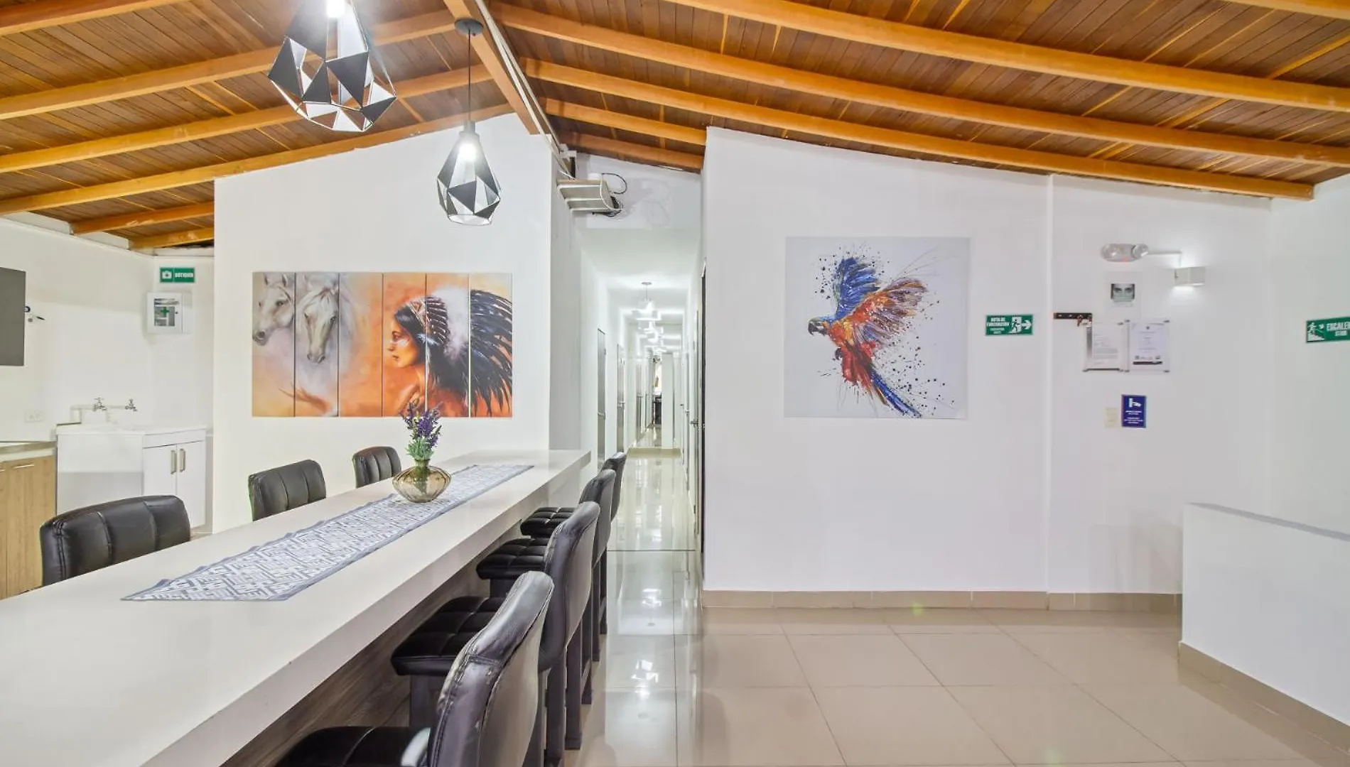 6 Bedroom Penthouse With Pool Table- 1 Block From Lleras Park P4 Медельин Апартаменты