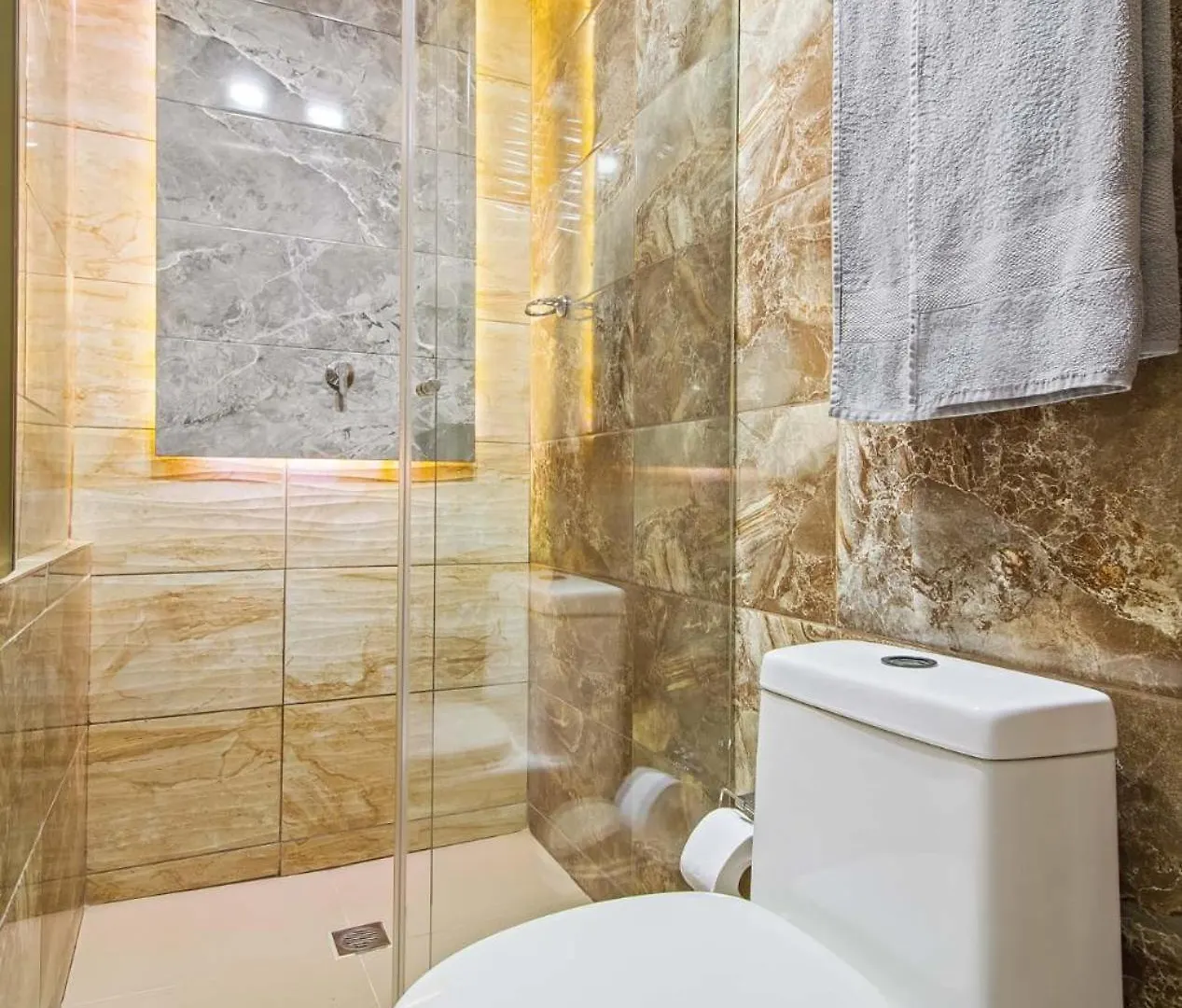 Appartamento 6 Bedroom Penthouse With Pool Table- 1 Block From Lleras Park P4 Medellín