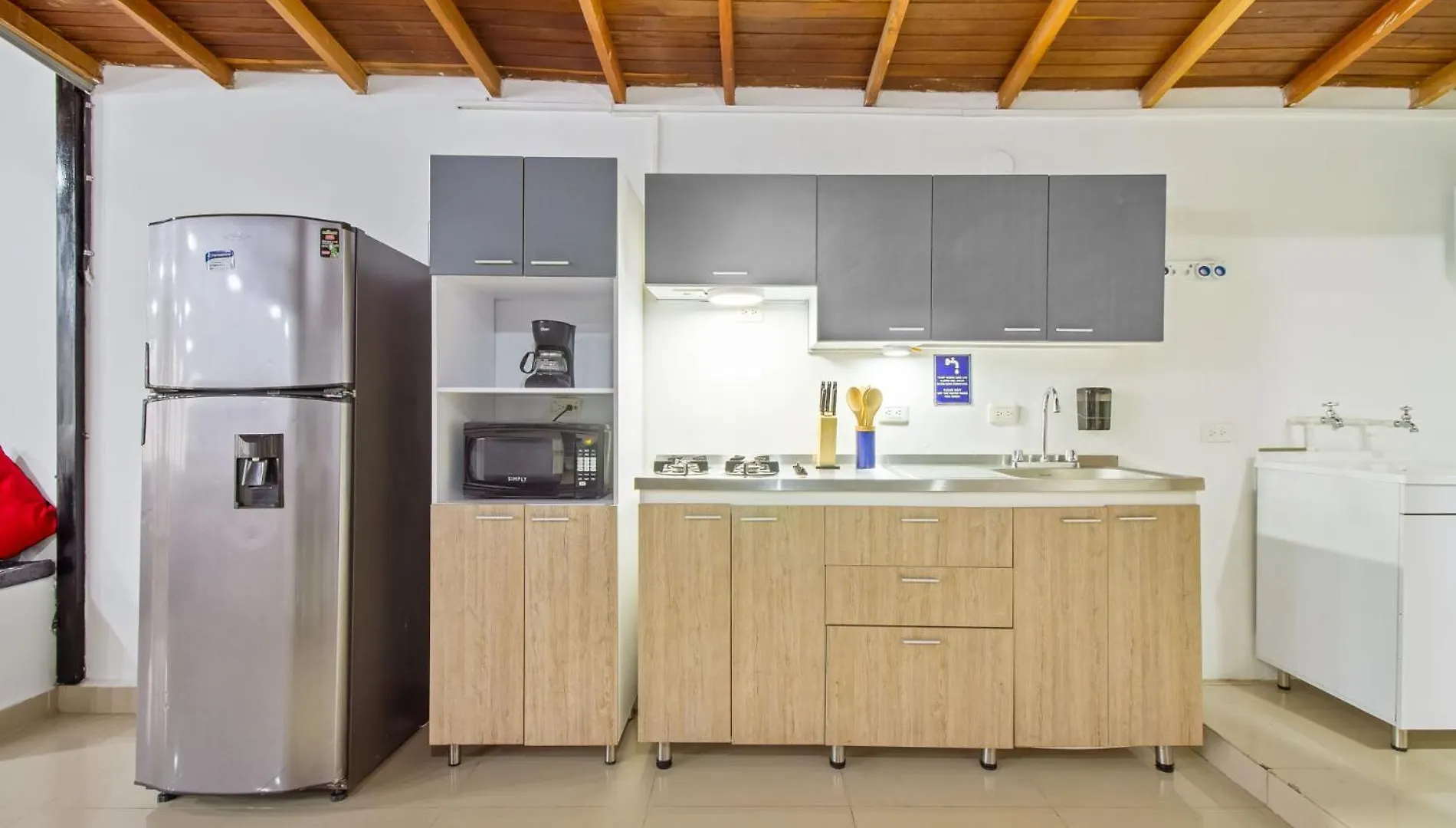 6 Bedroom Penthouse With Pool Table- 1 Block From Lleras Park P4 Medellín 0*,