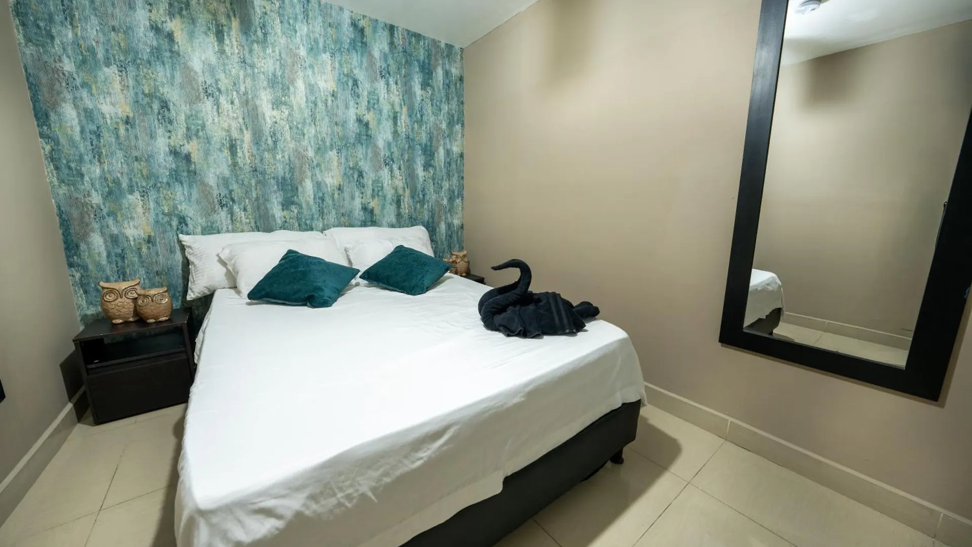 Appartamento 6 Bedroom Penthouse With Pool Table- 1 Block From Lleras Park P4 Medellín Colombia
