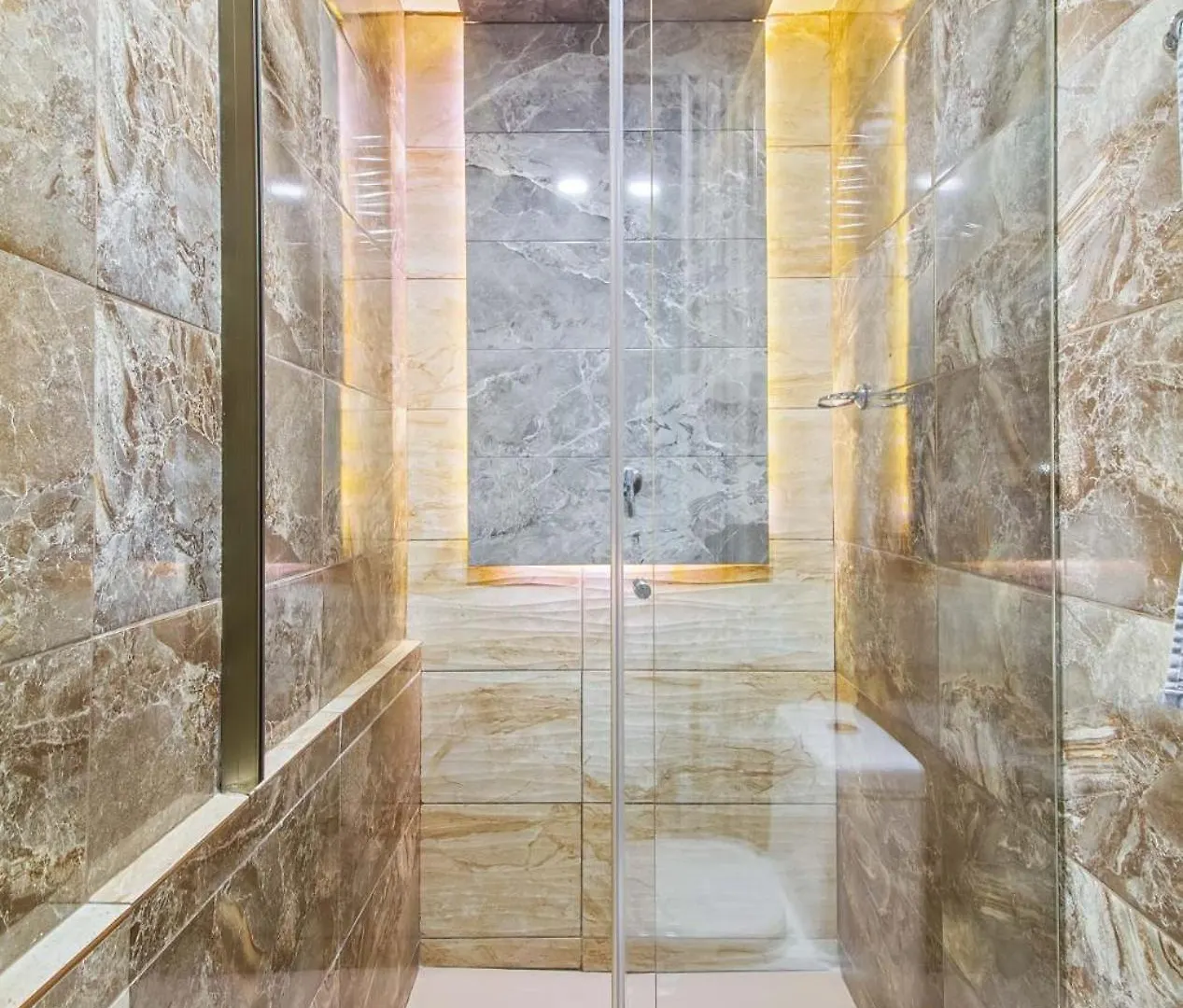 6 Bedroom Penthouse With Pool Table- 1 Block From Lleras Park P4 ميديلين