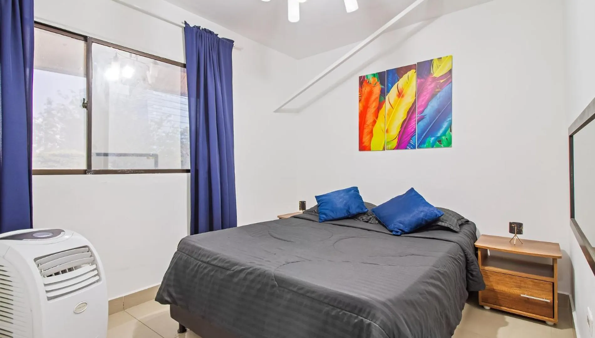 6 Bedroom Penthouse With Pool Table- 1 Block From Lleras Park P4 ميديلين 0*,  كولومبيا