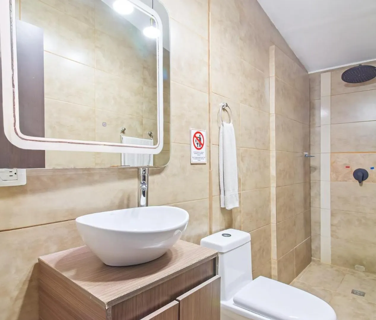 6 Bedroom Penthouse With Pool Table- 1 Block From Lleras Park P4 ميديلين كولومبيا