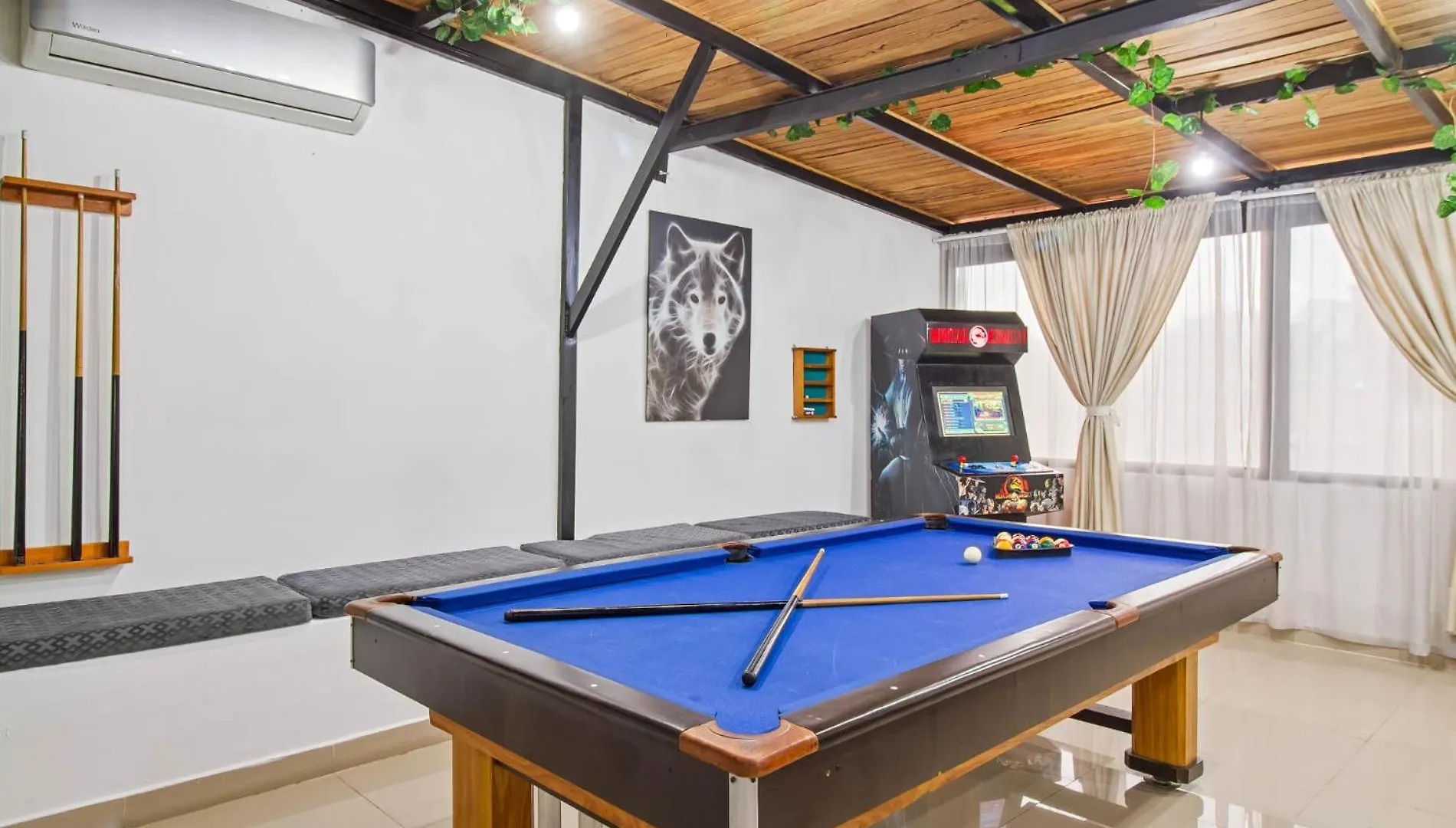 6 Bedroom Penthouse With Pool Table- 1 Block From Lleras Park P4 ميديلين 0*,  كولومبيا