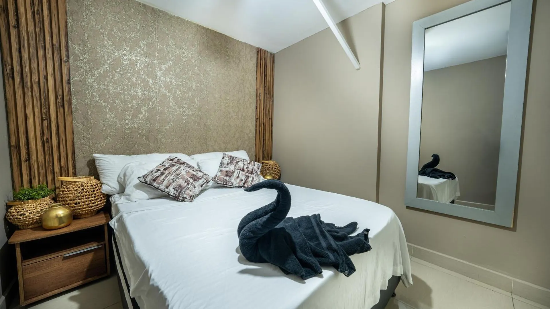 6 Bedroom Penthouse With Pool Table- 1 Block From Lleras Park P4 ميديلين شقة